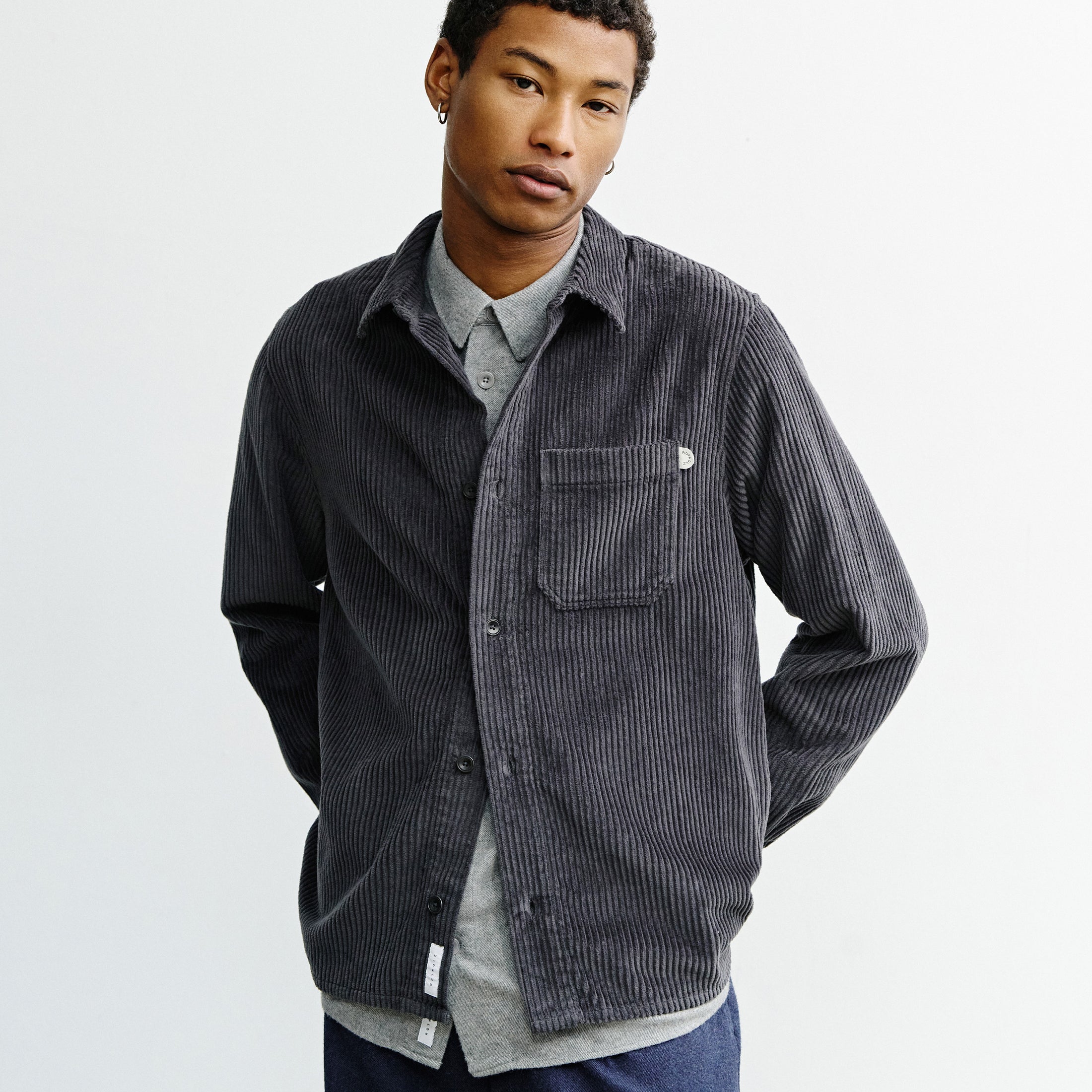 Cord-casual-shirt_washed-anthracite_women_2.jpg
