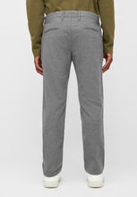 Lade das Bild in den Galerie-Viewer, chuck regular flannel chino pants dark grey melange