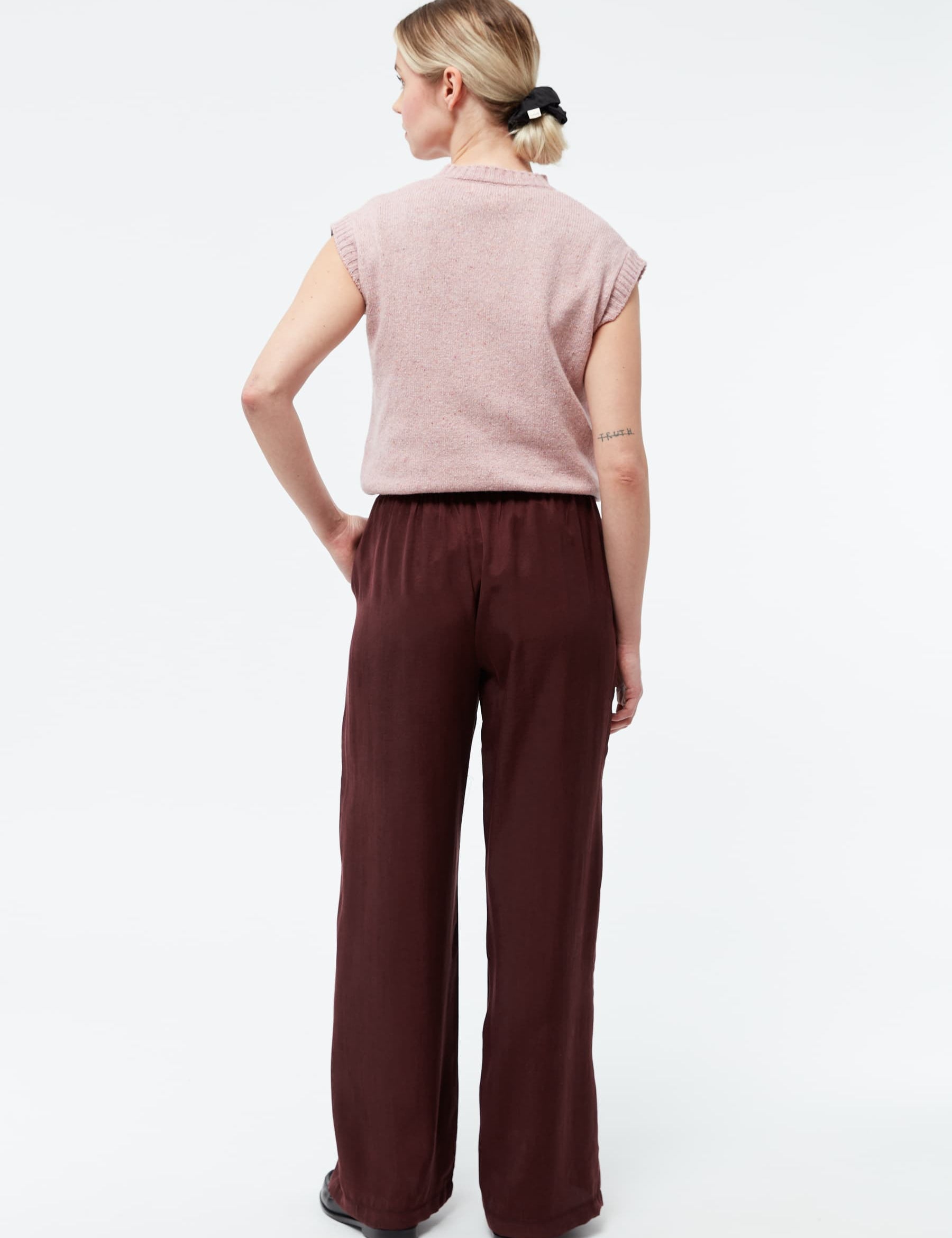 GB1980-WineRed_Tencel_-Extra2.jpg