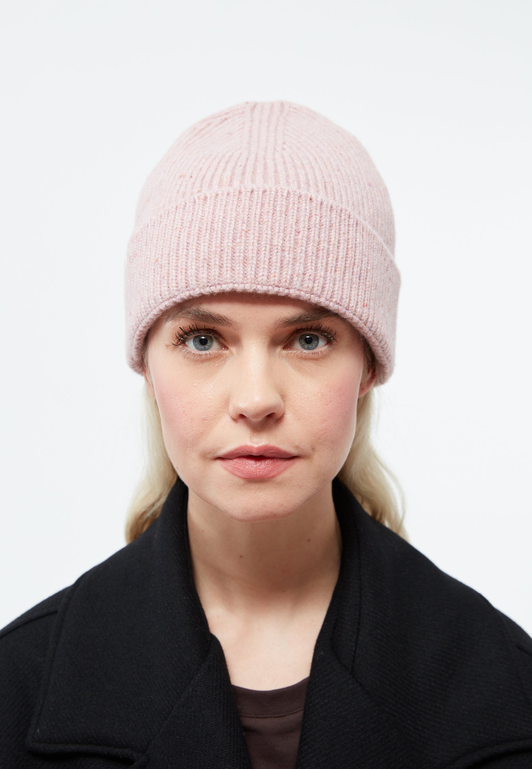 beanie gblars light pink