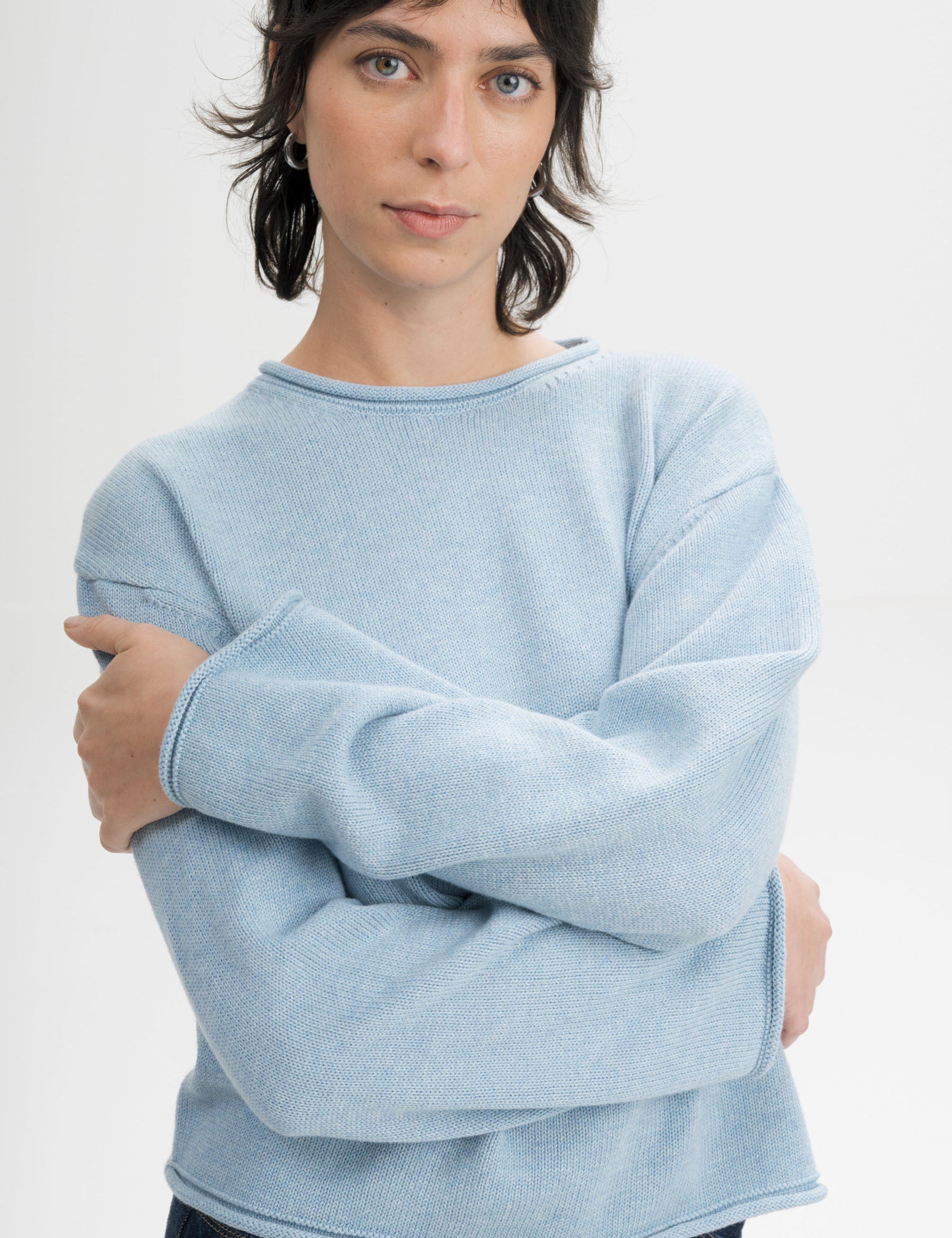 Geetha_roll-hem-knit-jumper_salty-blue-blend_05.jpg