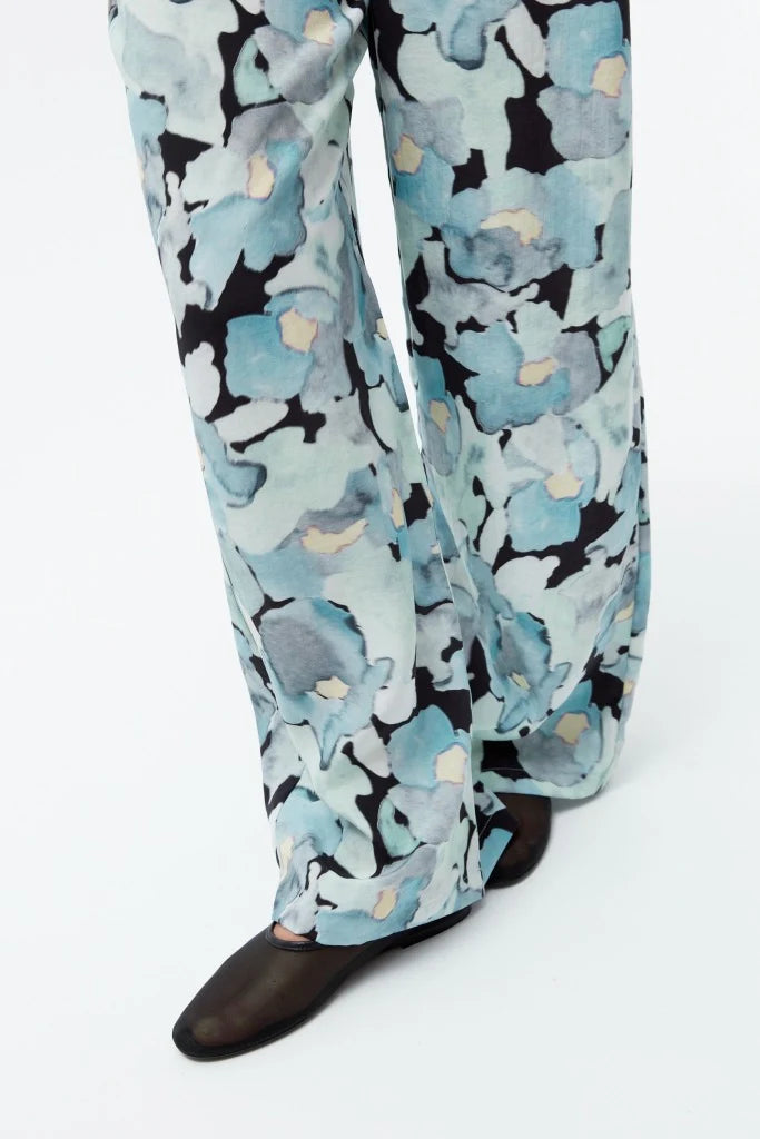 hose marla gentle blue dreamy florals