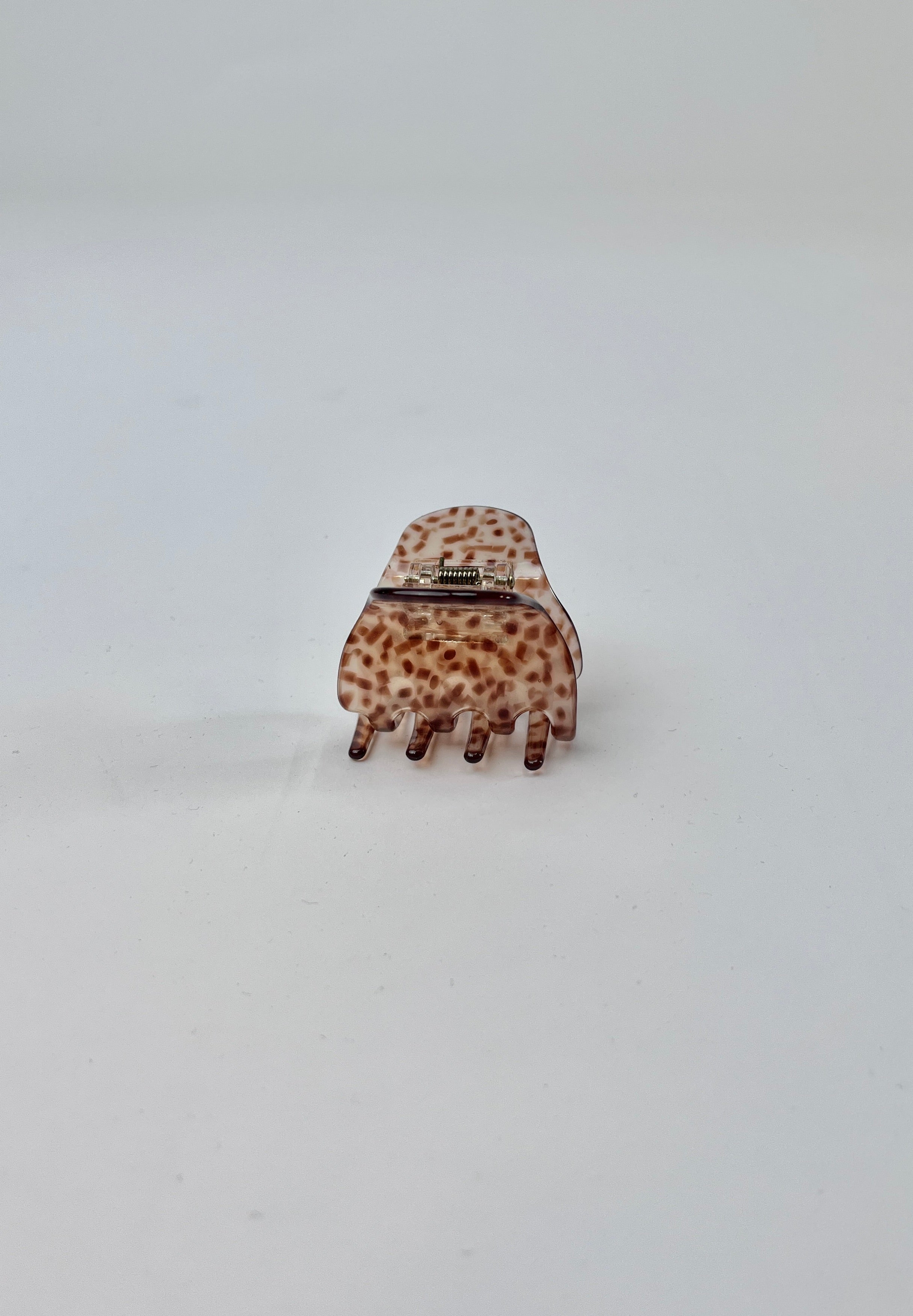 spange triangle brown dots