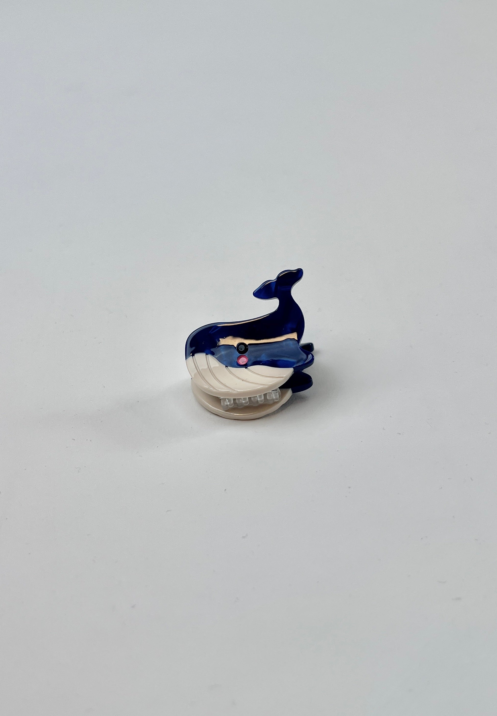 spange seafriends whale
