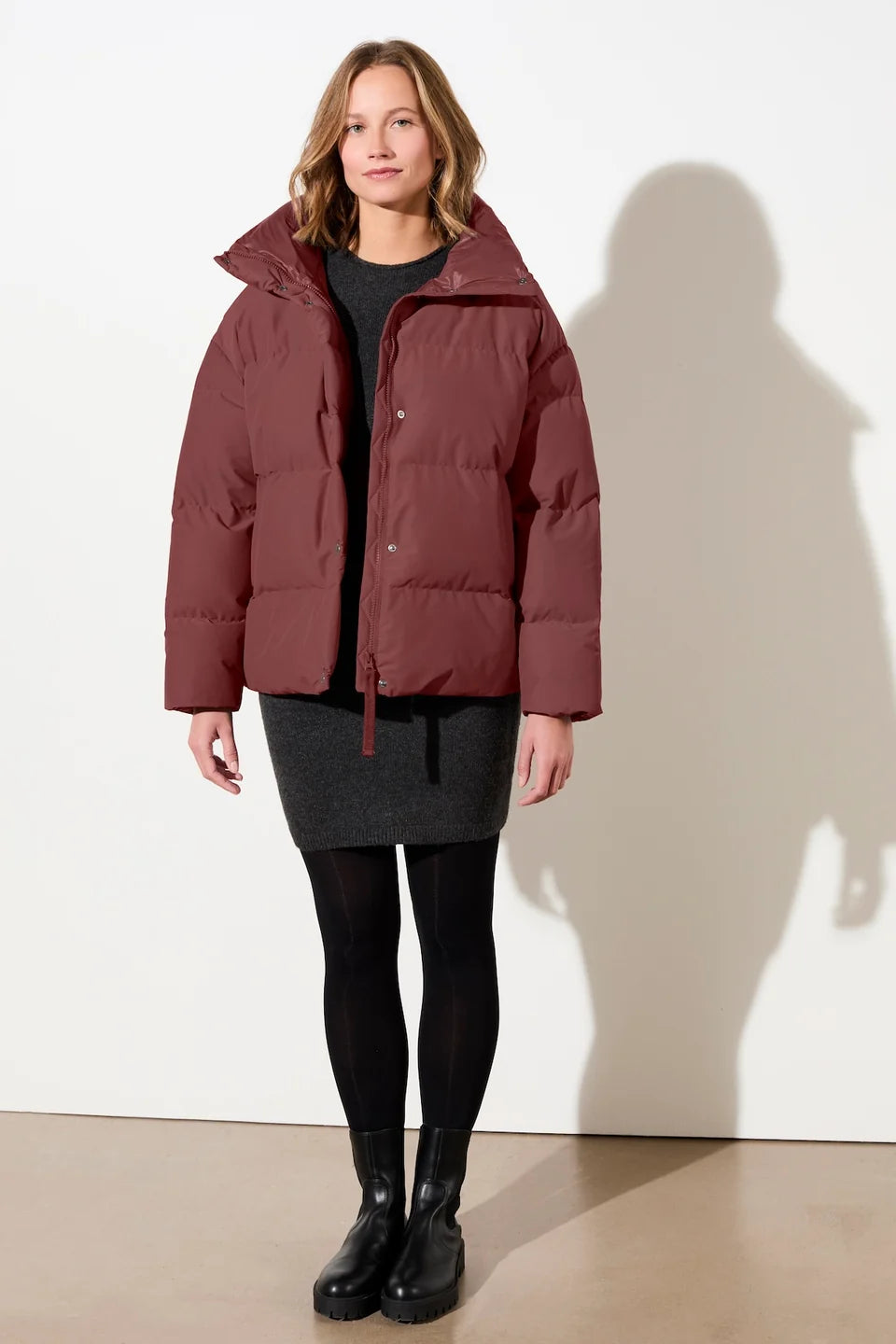 gesteppte jacke aus eco daune mit stehkragen burgundy (JA192CN08)