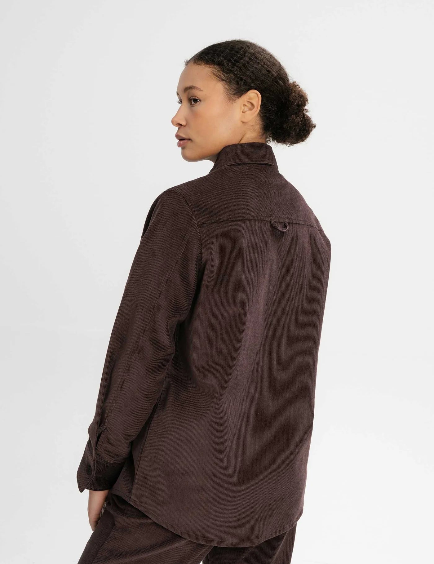 Jiya-Corduroy-Shirt-walnut-04_jpg.webp