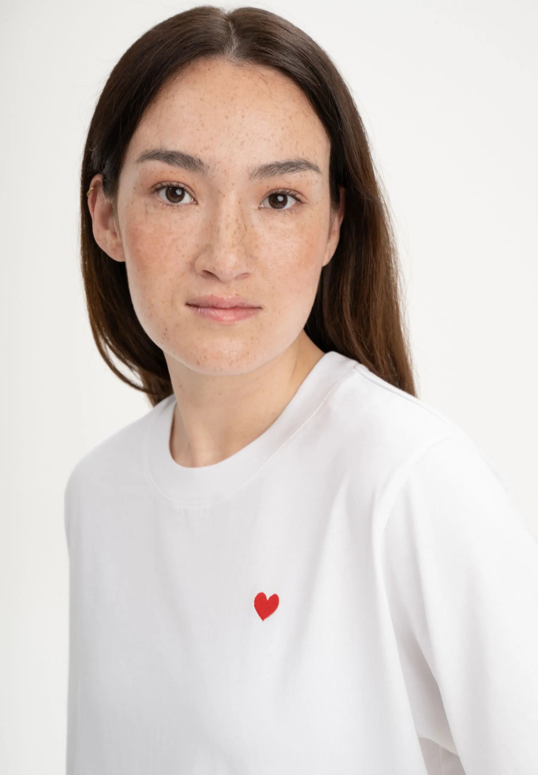 cropped t-shirt heavy joshna embroidery weiß / herz