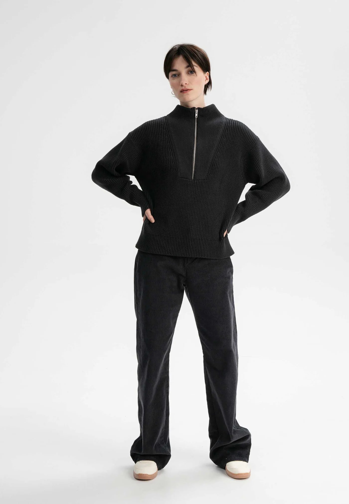 strick troyer kimaya schwarz