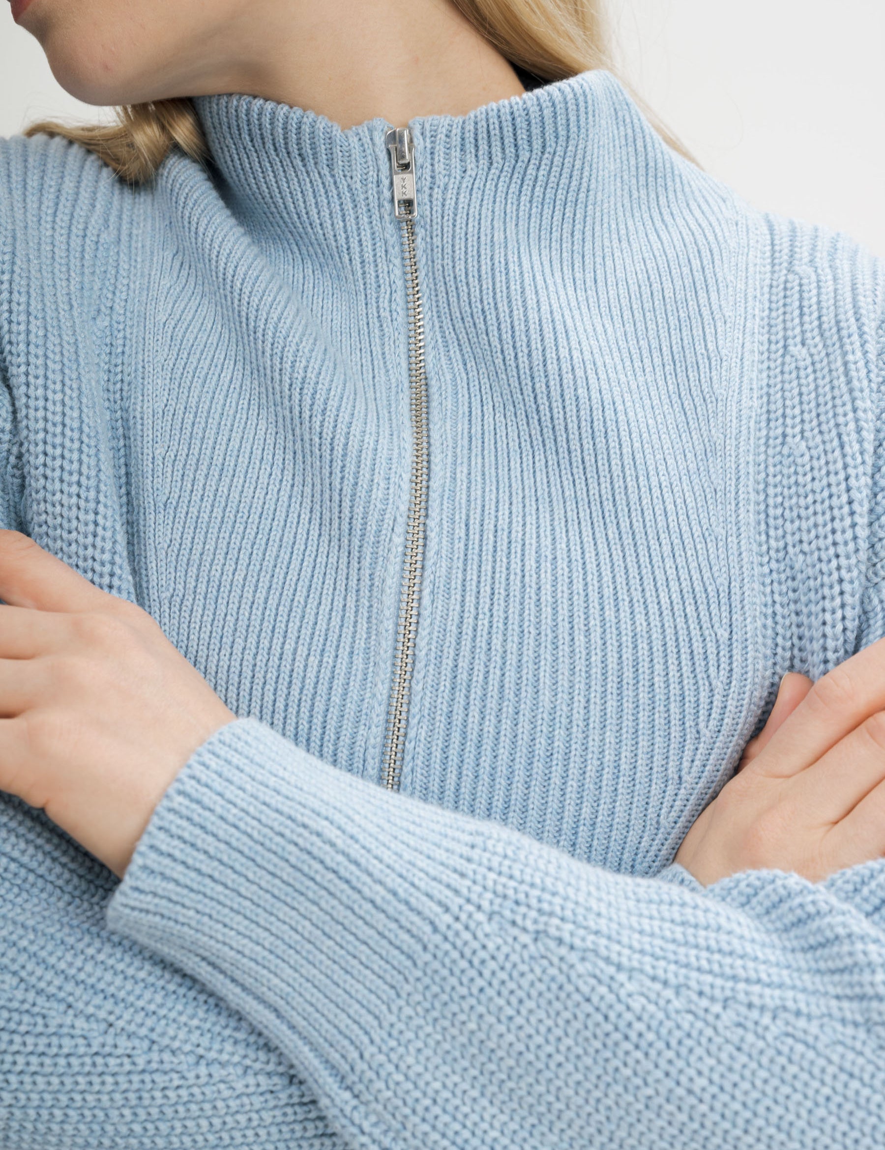 Kimaya_rib-knit-troyer_salty-blue-blend_04.jpg