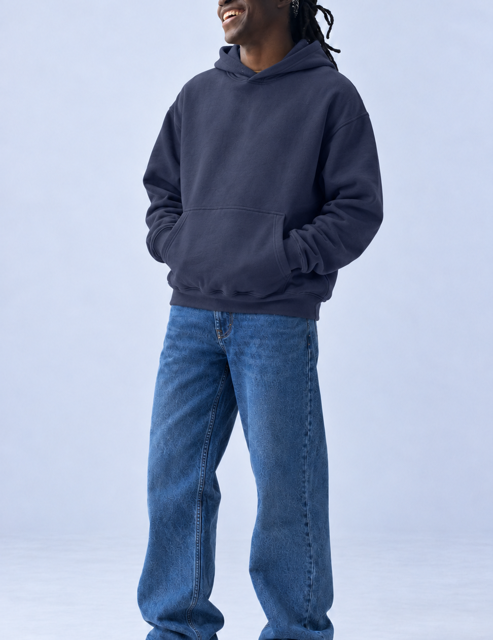 LachendesModelimOversize-Hoodie.png