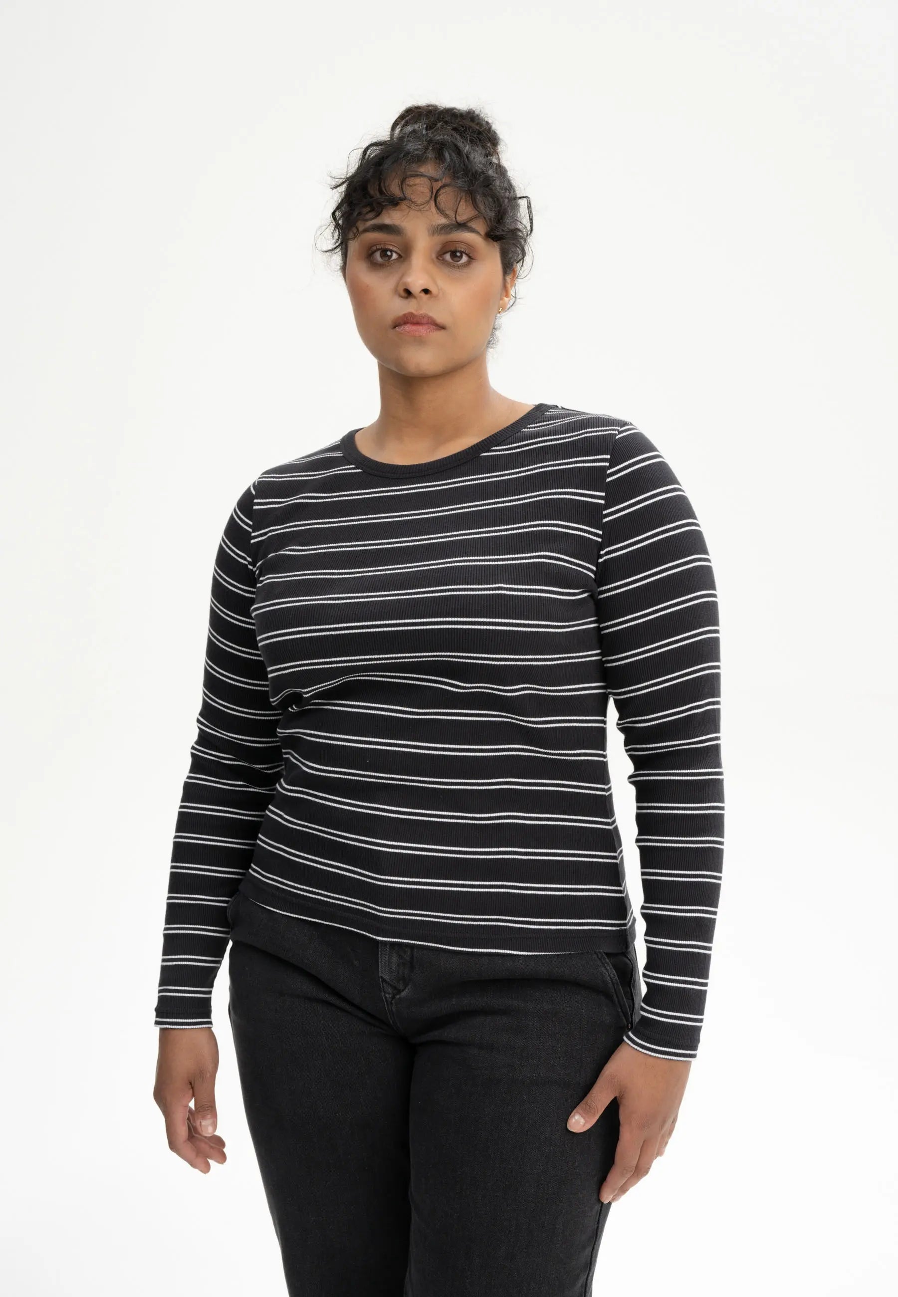 ribbed longsleeve mehar schwarz-weiß gestreift