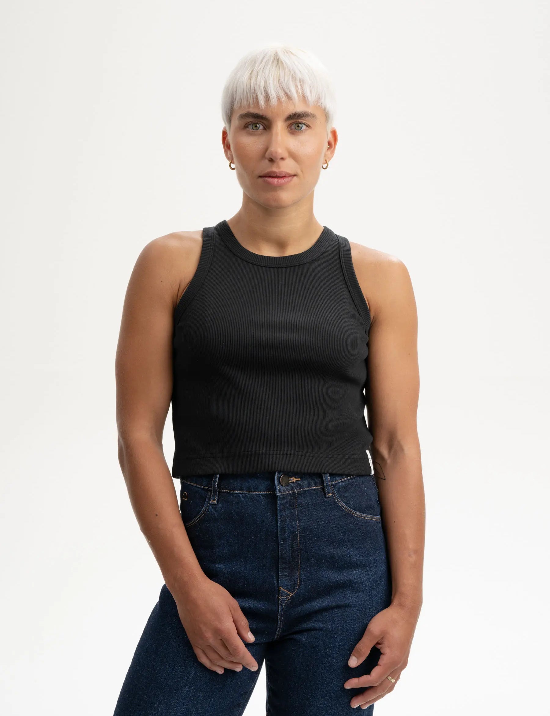 Prisha_cropped-ribbed-tank-top_black_01.webp