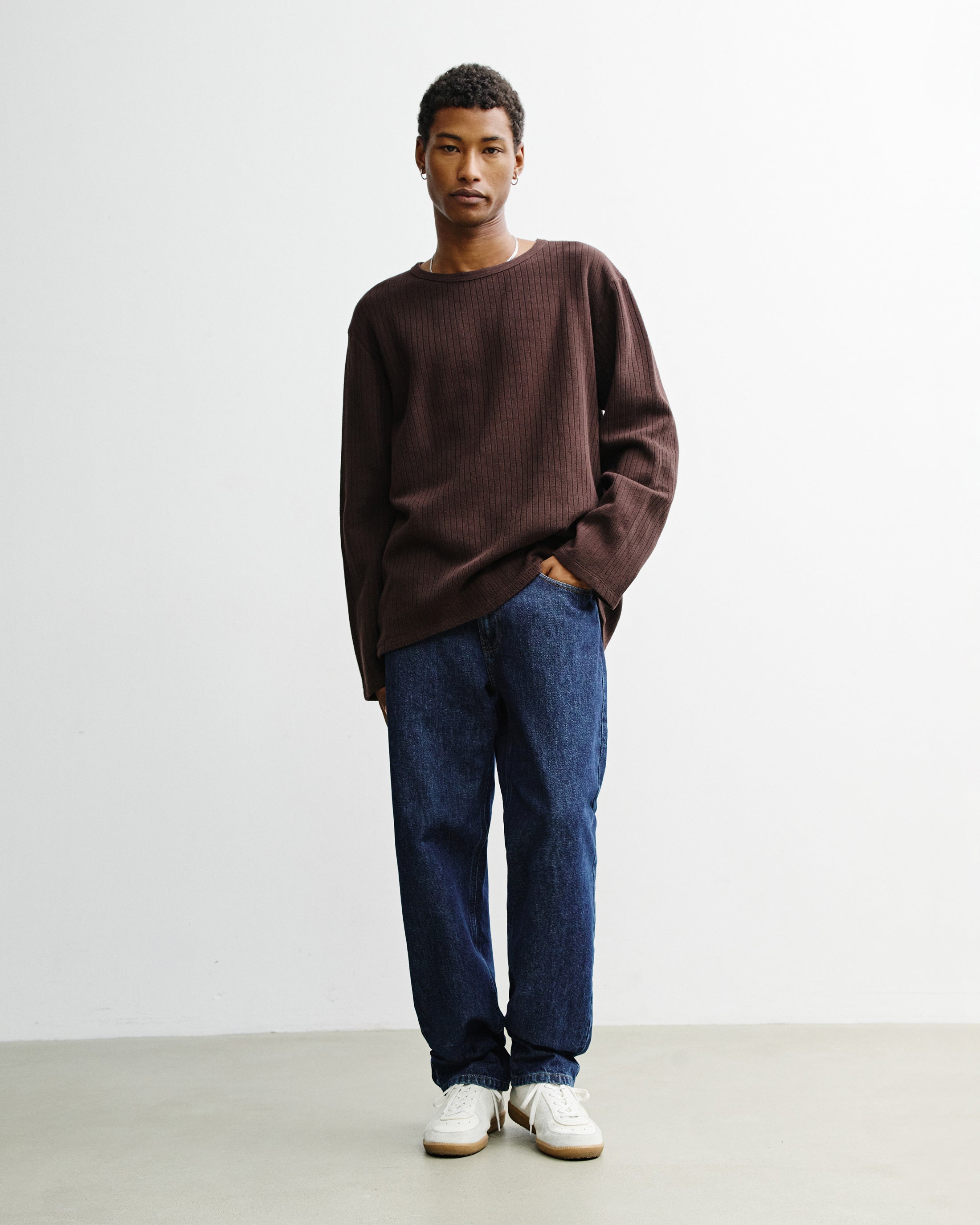 relaxed longsleeve dark brown