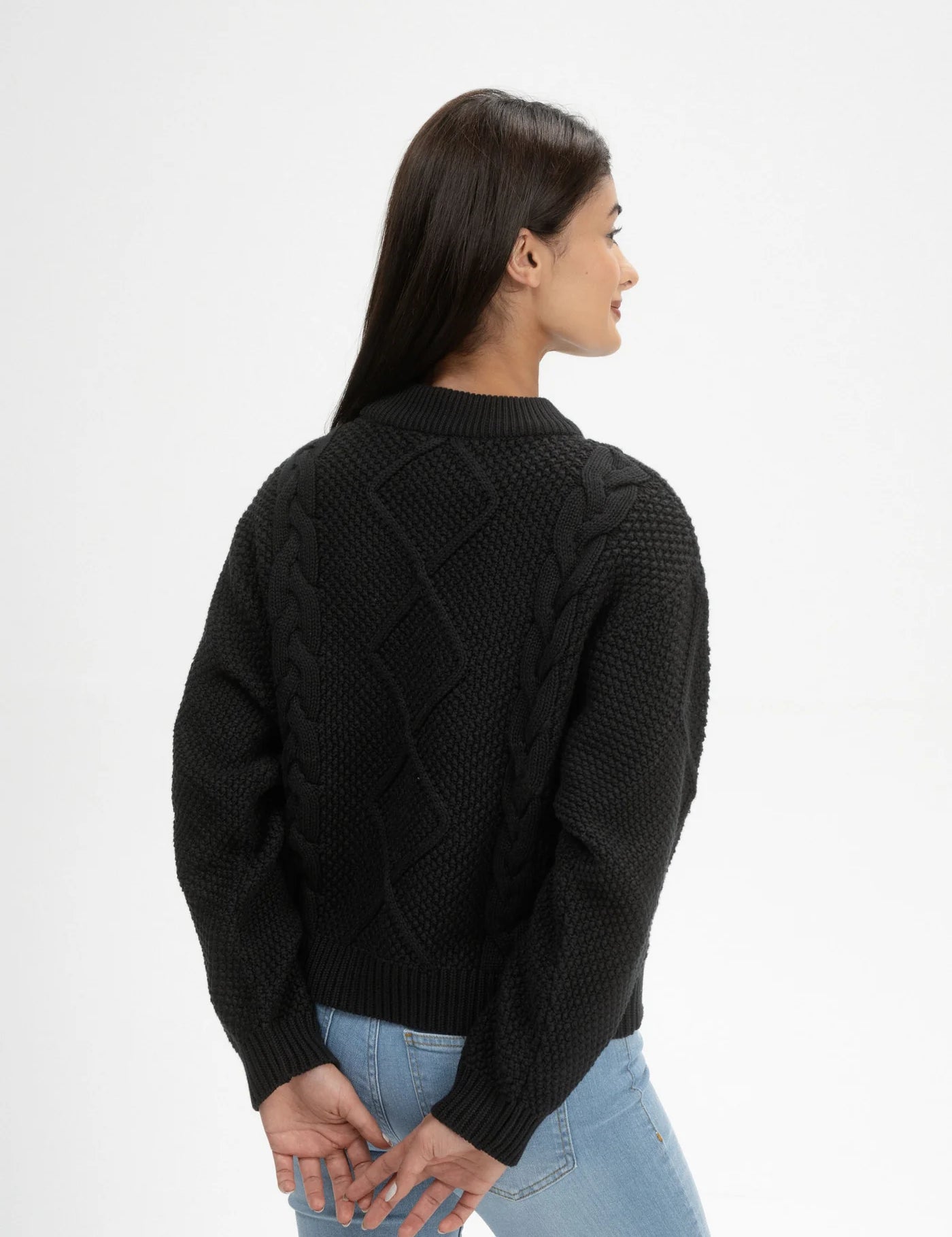 Samaira-women-cable-knit-jumper-black-02_jpg.webp