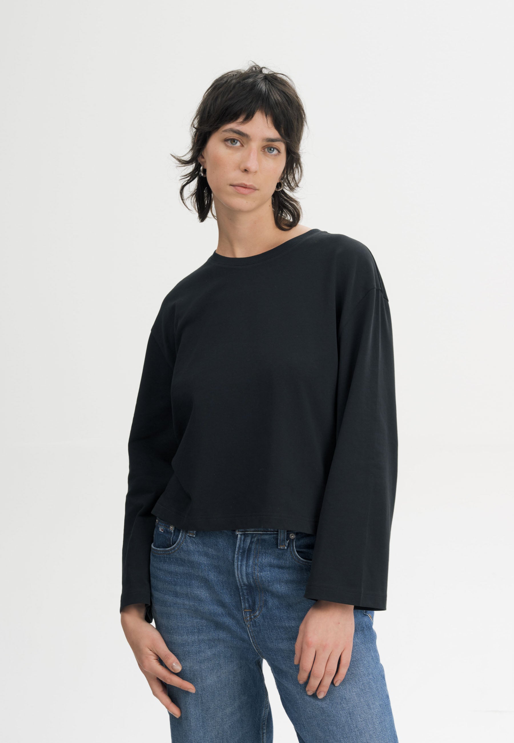 sangeetha heavy oversized longsleeeve schwarz