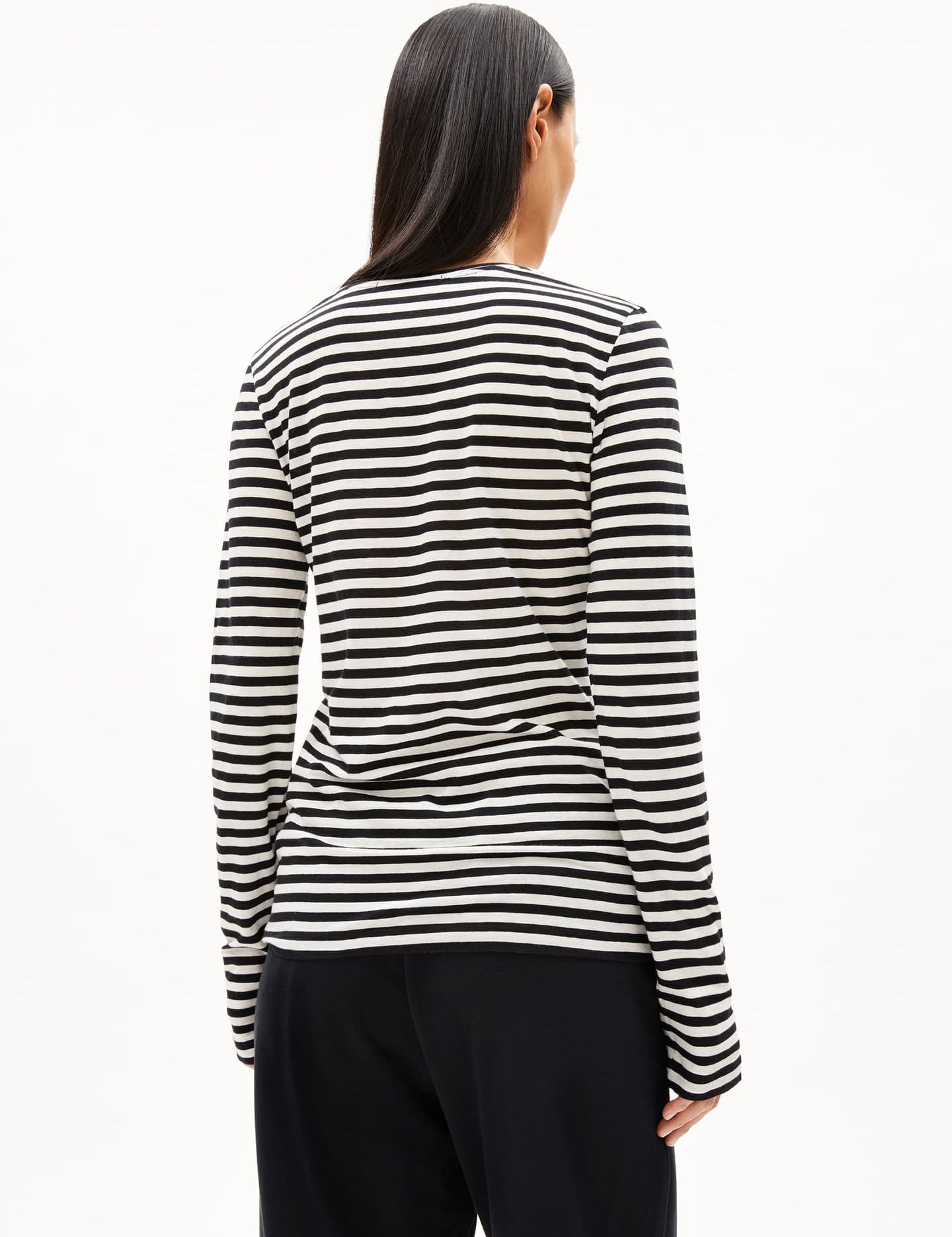 enriccaa-stripes-white-black-02.jpg