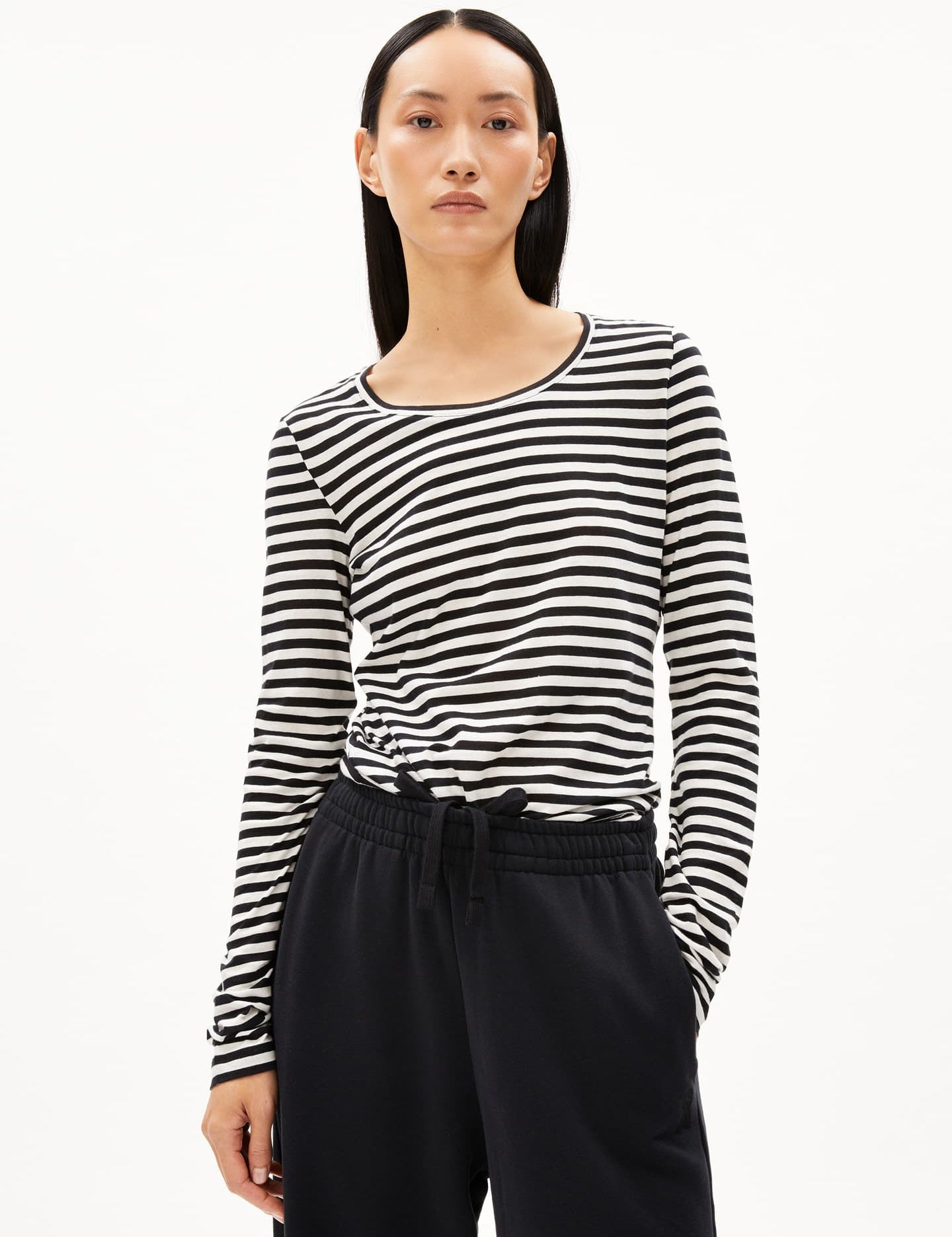 enriccaa-stripes-white-black.jpg