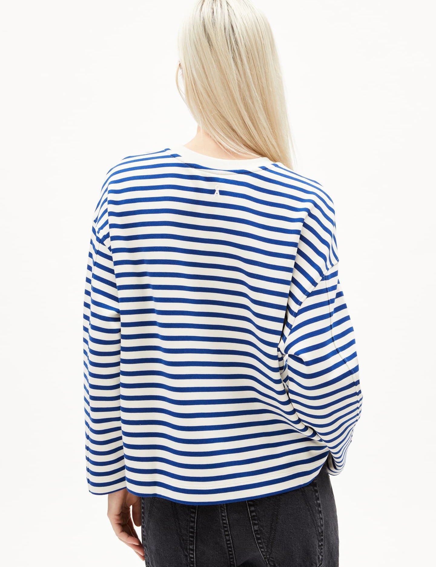 frankaa-maarlen-stripe-undyed-lapis-blue-02.jpg