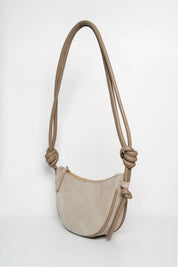 mini half moon suede caramelo