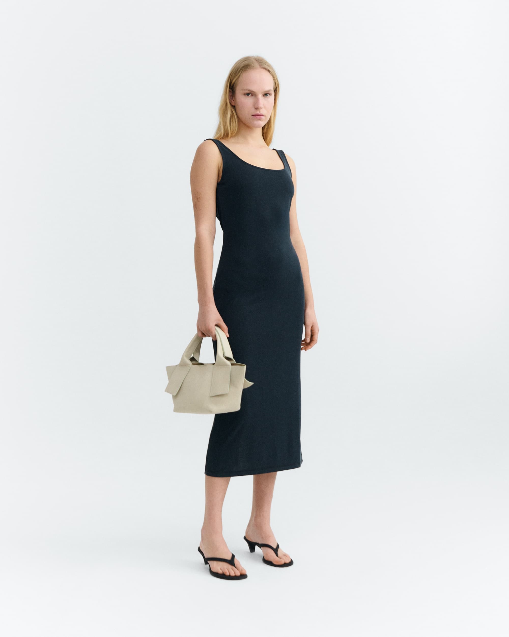 adu dress black