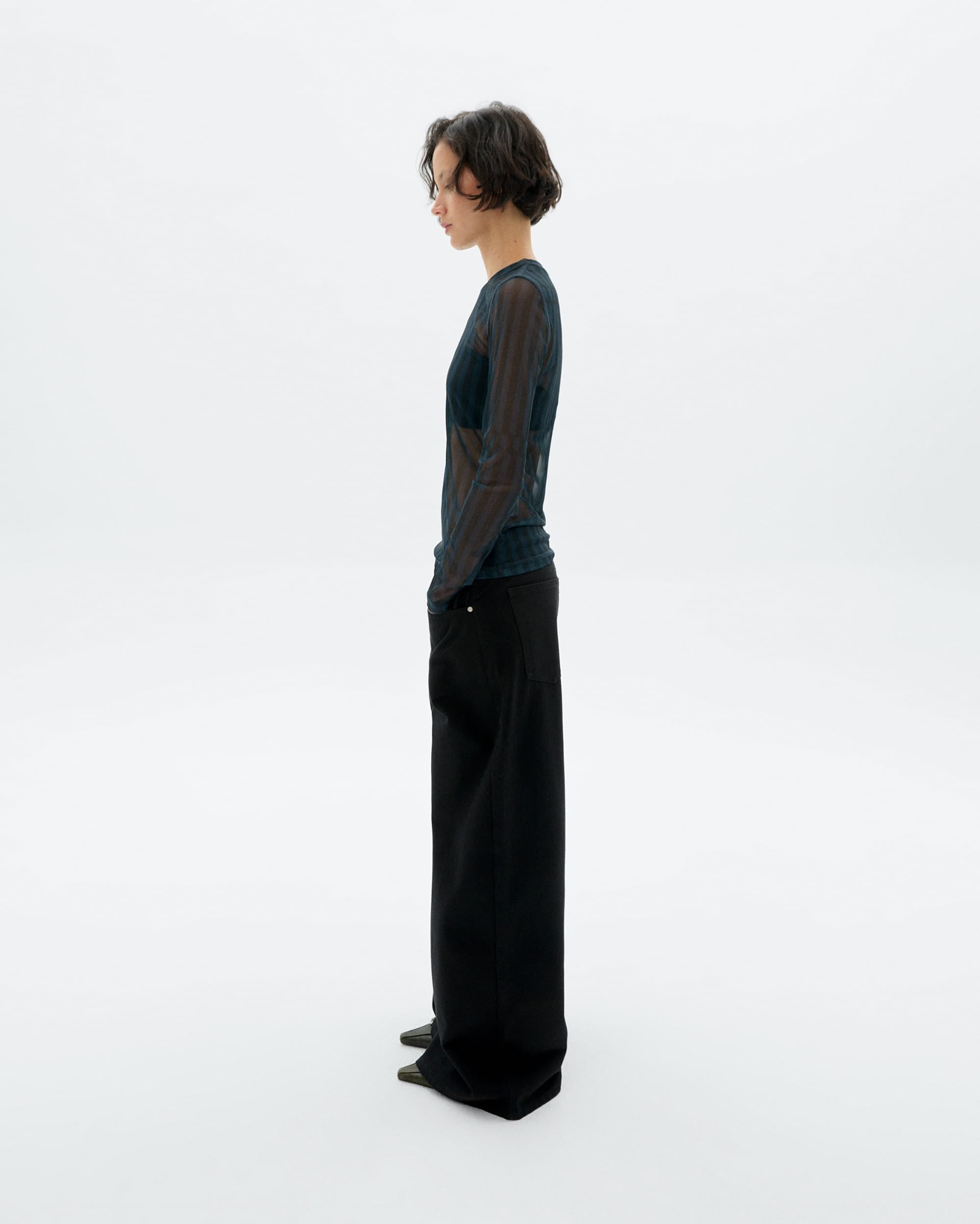 black hedda pants
