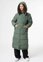 Load image into Gallery viewer, puffy parka forester olive