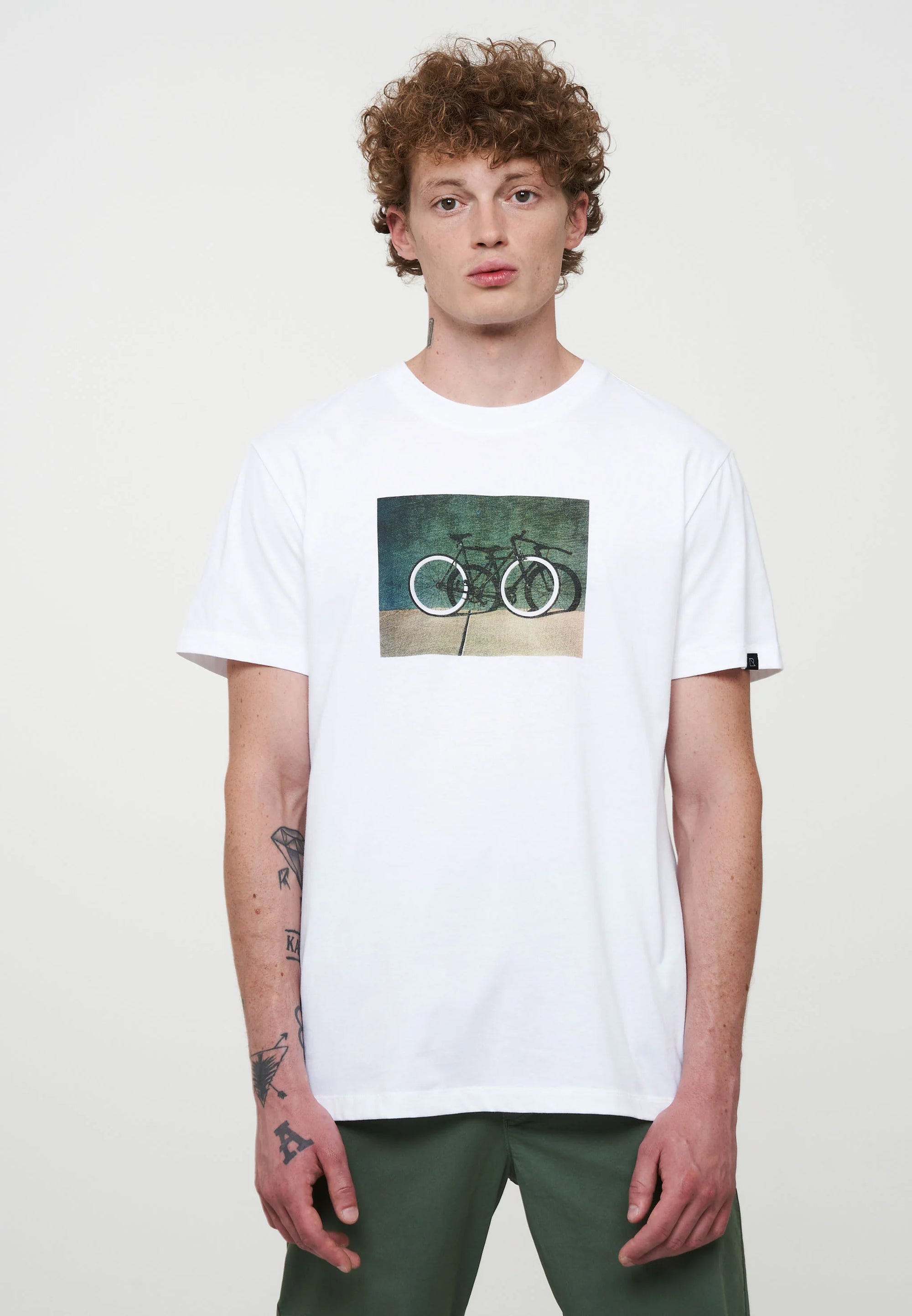 t-shirt agave bike wall white