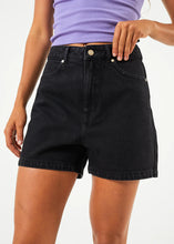 Load image into Gallery viewer, shorts seventy threes washed black