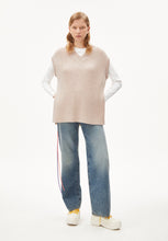 Load image into Gallery viewer, sweater vest viaa light caramel melange