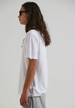 Laden Sie das Bild in den Galerie-Viewer, classic hemp retro fit t-shirt white