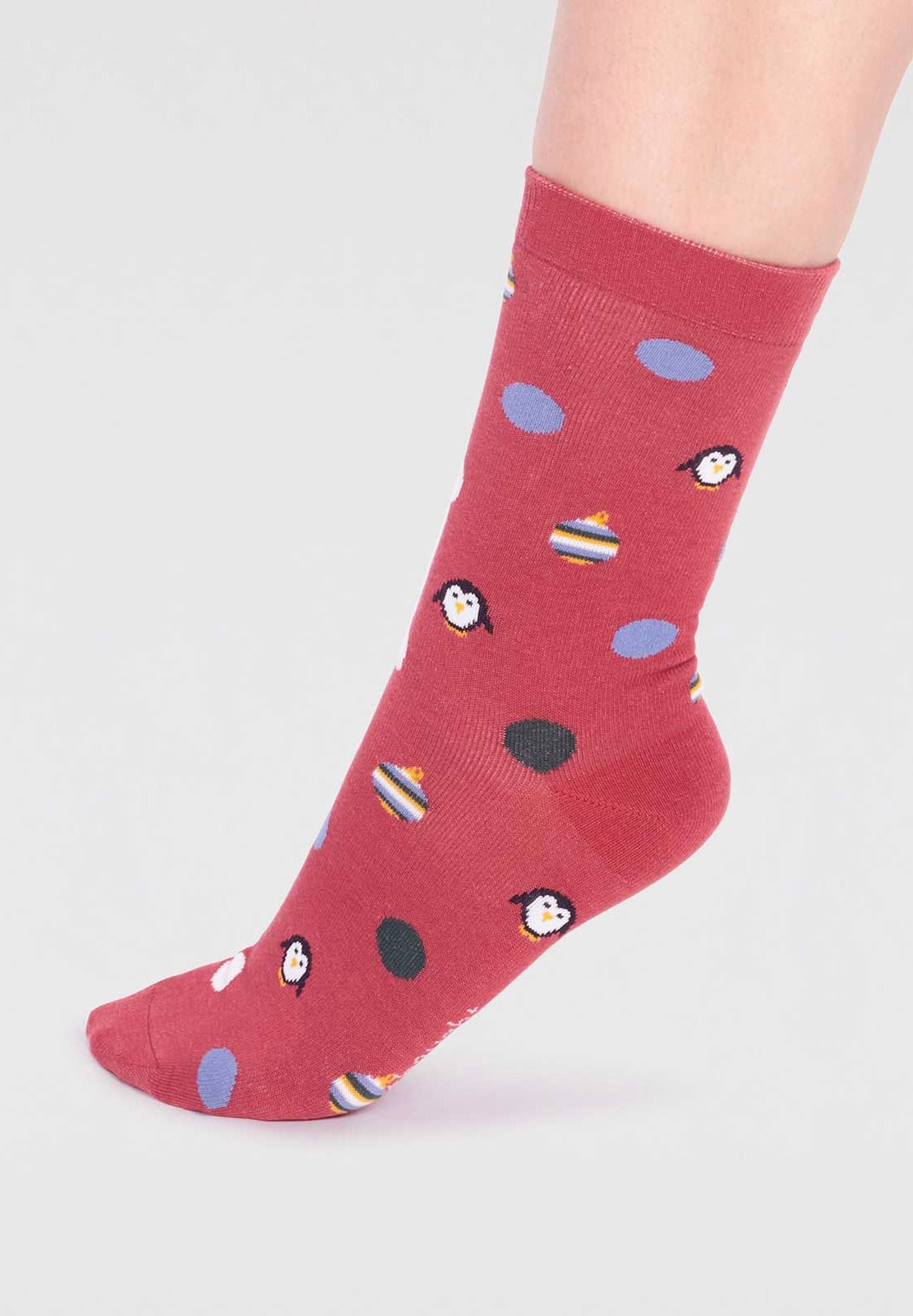 neva bamboo penguin socks brick red 4-7