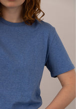 Lade das Bild in den Galerie-Viewer, unisex t-shirt creator mid heather blue